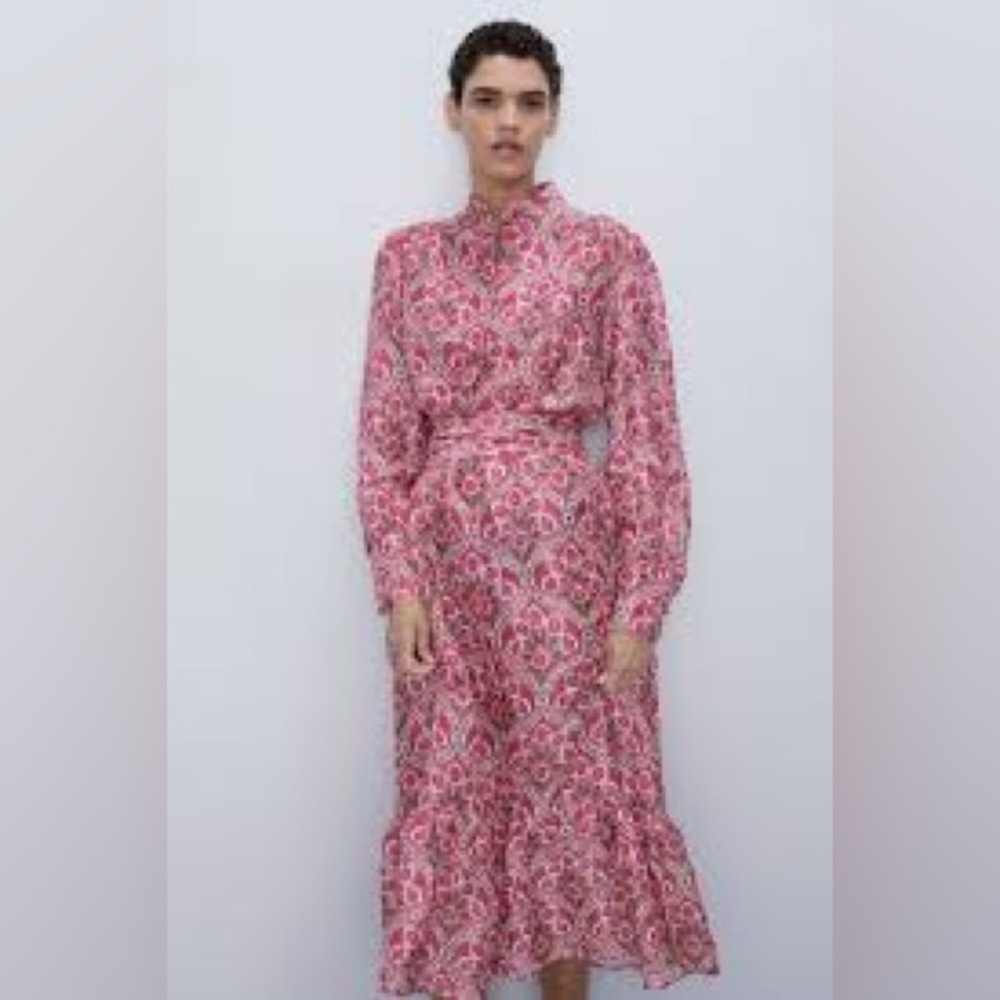 Beautiful blogger favorite dress

OUTER SHELL: 75% linen, 25% viscose